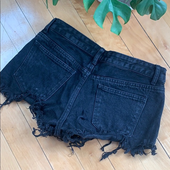 Shorts - Picture 3 of 3